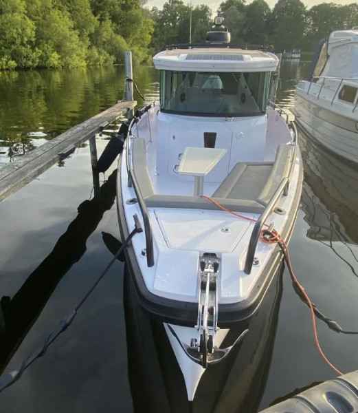 Motorboot Axopar 28 Cabin Brabus Line
