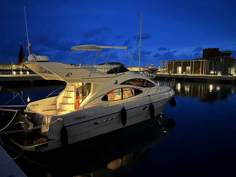 Motorboot Azimut 42 Fly