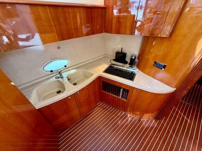 Motorboot Azimut 42 Fly