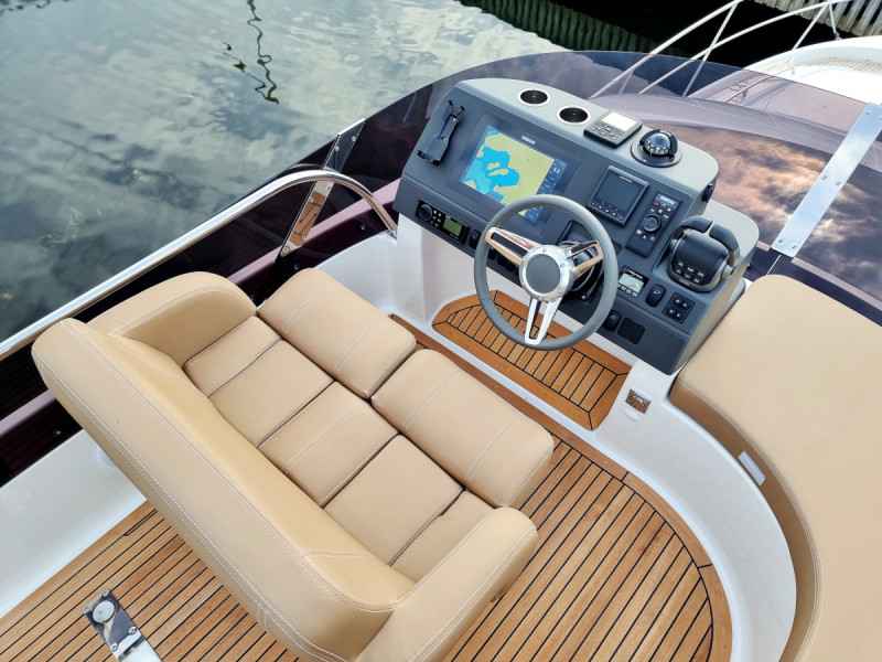 Motorboot Nimbus 405 Fly