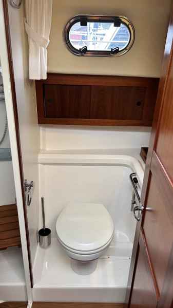 Motorboot Nimbus 380 Commander