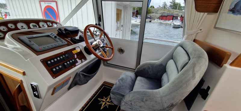 Motorboot Nimbus 380 Commander