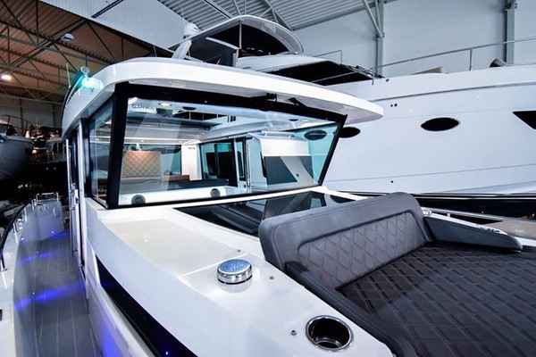 Motorboot Axopar 37 AC