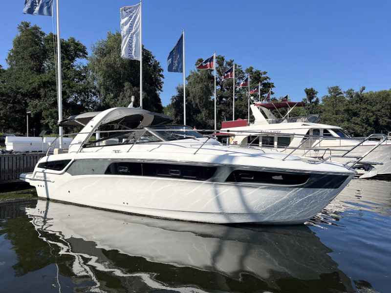 Motorboot Bavaria 360 Sport Open