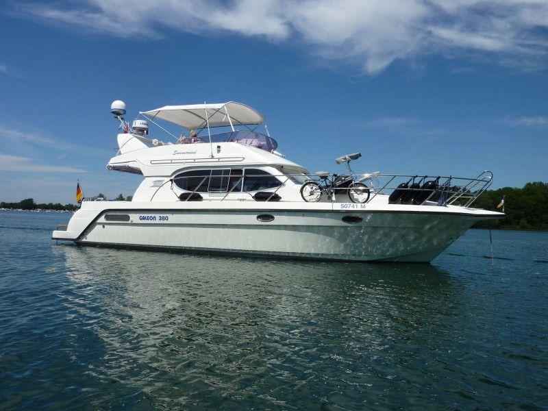Motorboot Galeon 380 Fly