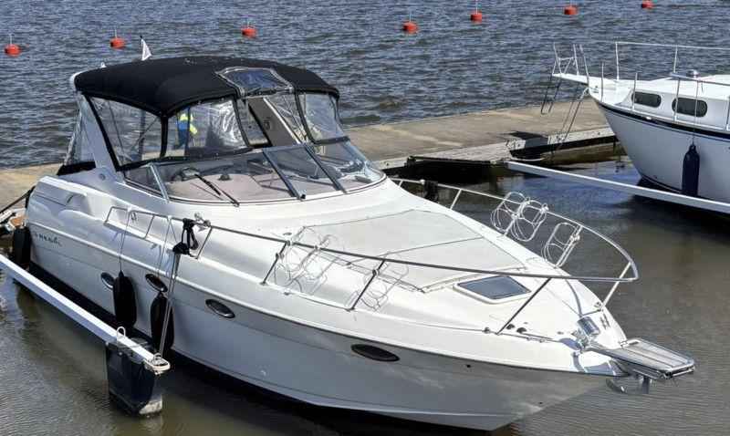 Motorboot Regal 3260 Commodore