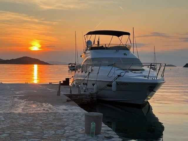 Motorboot Sealine 42.5 Fly