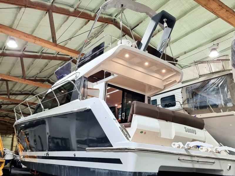Motorboot Sealine F380