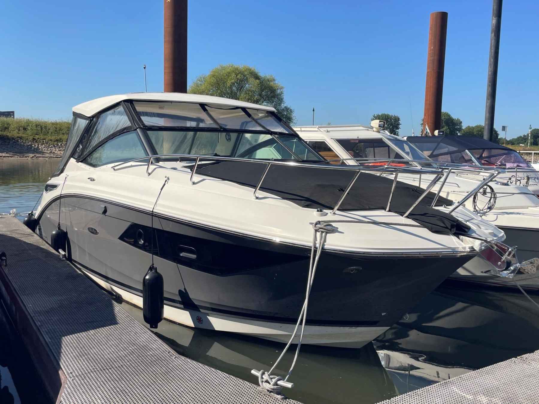 Motorboot Sea Ray 320 SUNDANCER