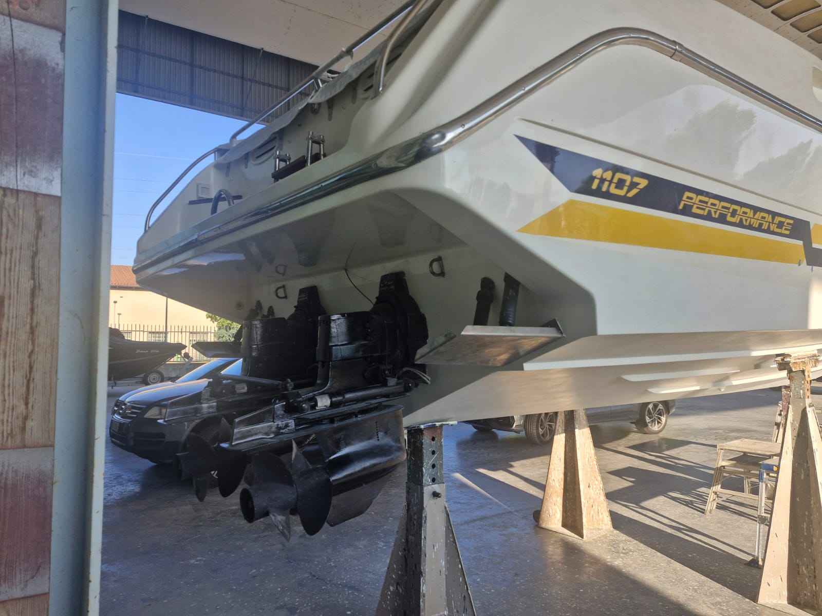 Motorboot Performance 1107