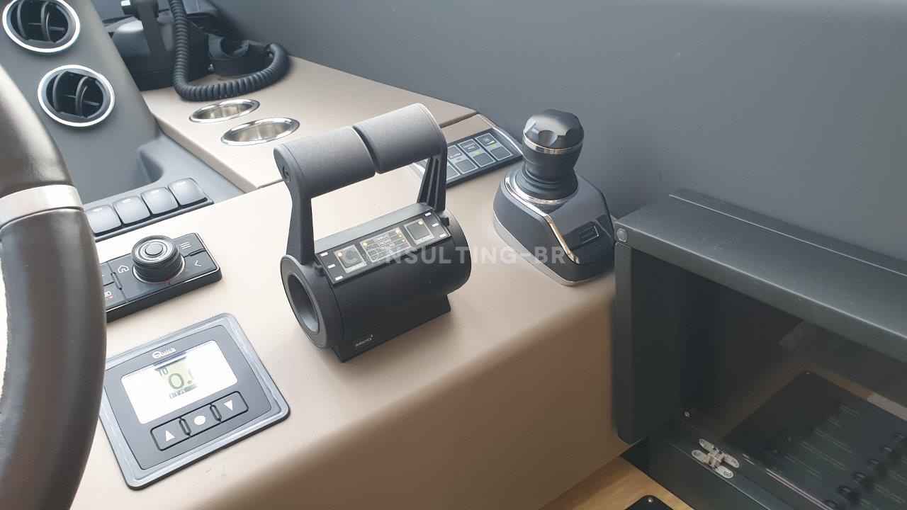 Motorboot Azimut 66 Fly