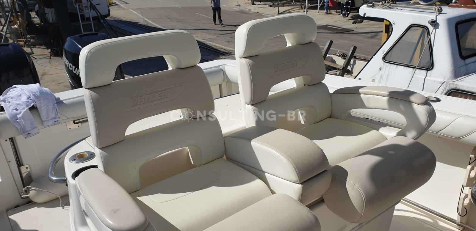 Motorboot Boston Whaler Outrage 320