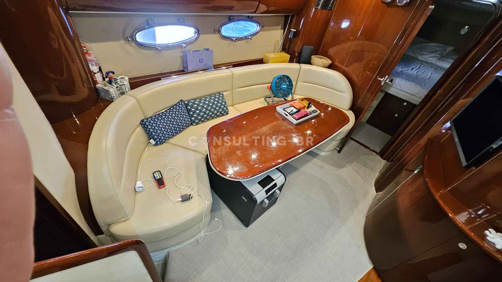 Motorboot Princess V 48 HT