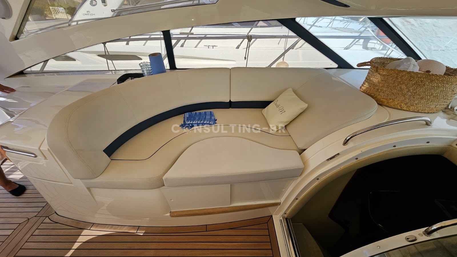 Motorboot Princess V 48 HT
