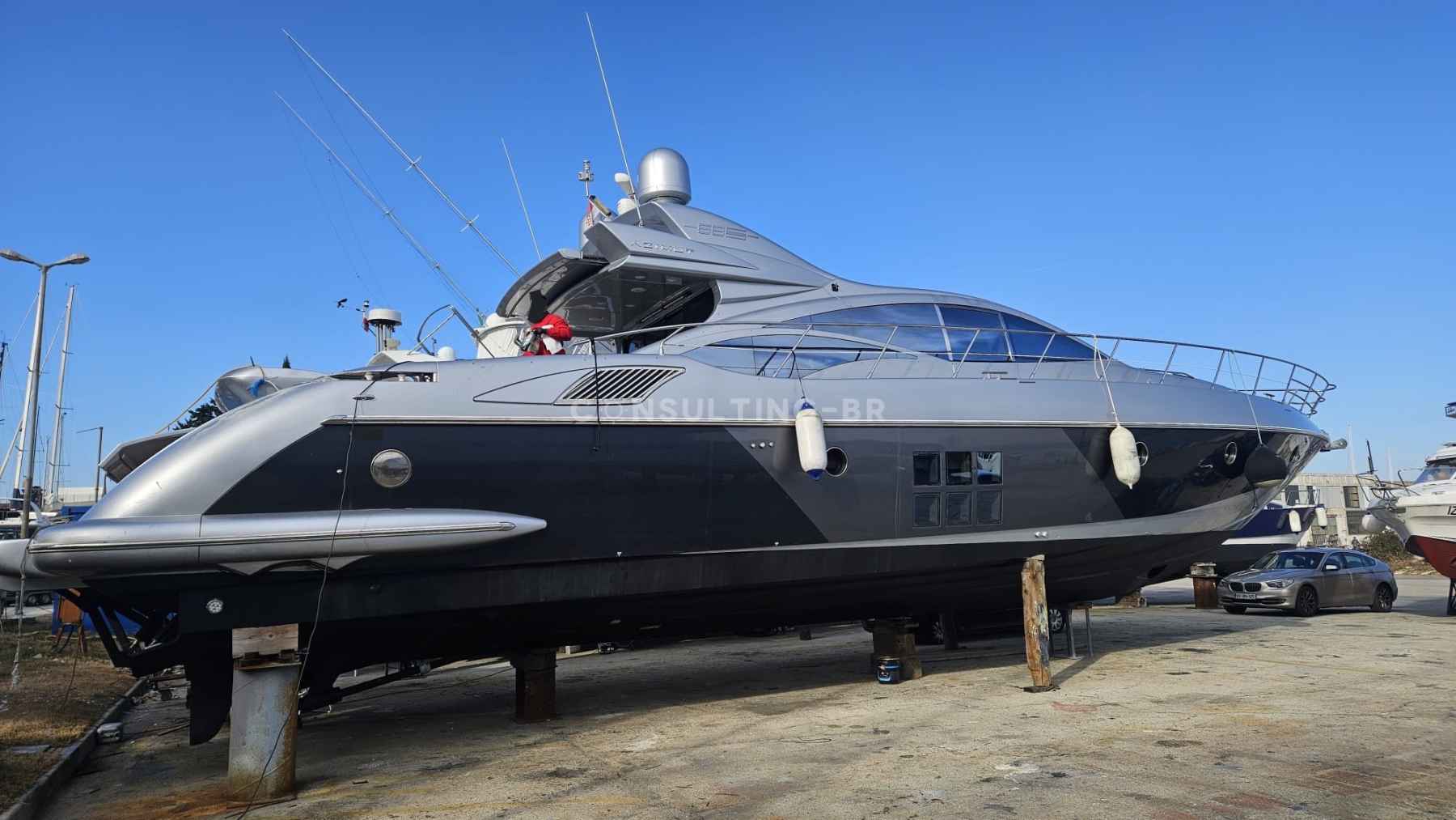 Motorboot Azimut 68 S
