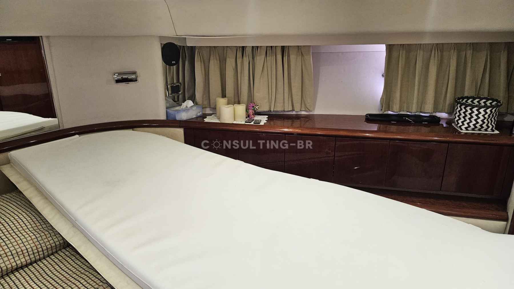 Motorboot Fairline Squadron 58