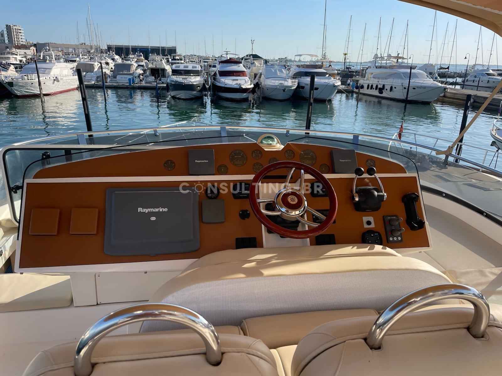 Motorboot Fairline Squadron 58
