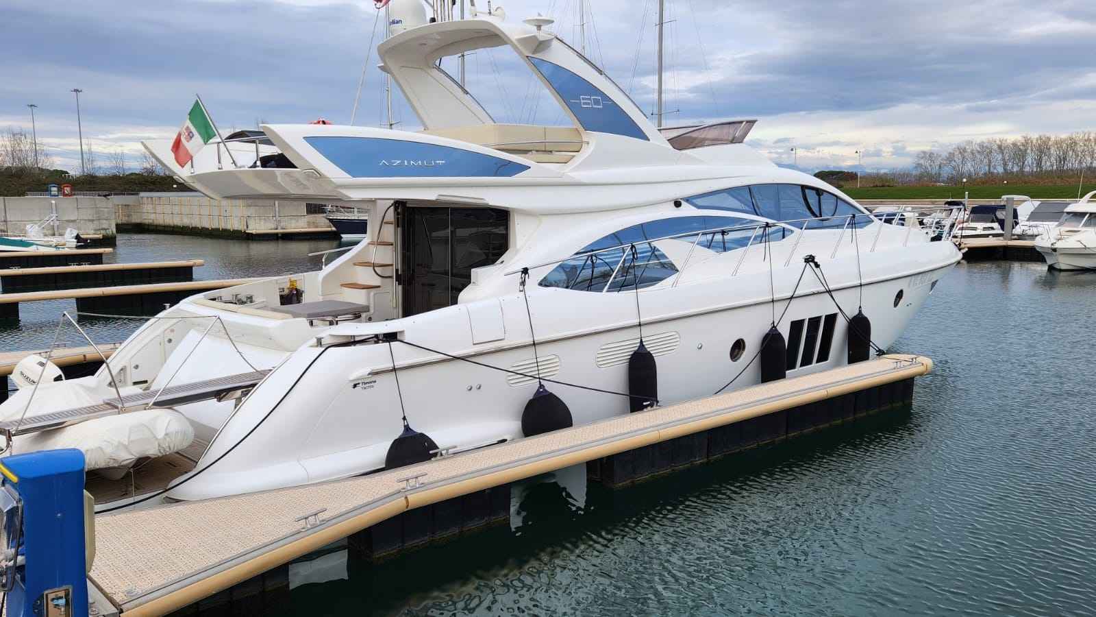 Motorboot Azimut 60 Fly