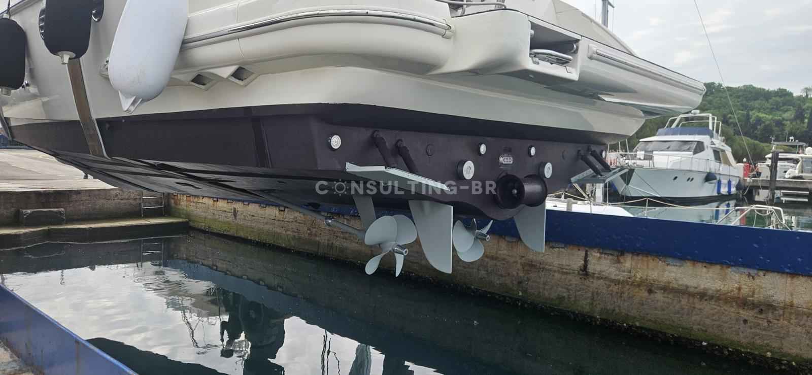 Motorboot Azimut 43 Fly
