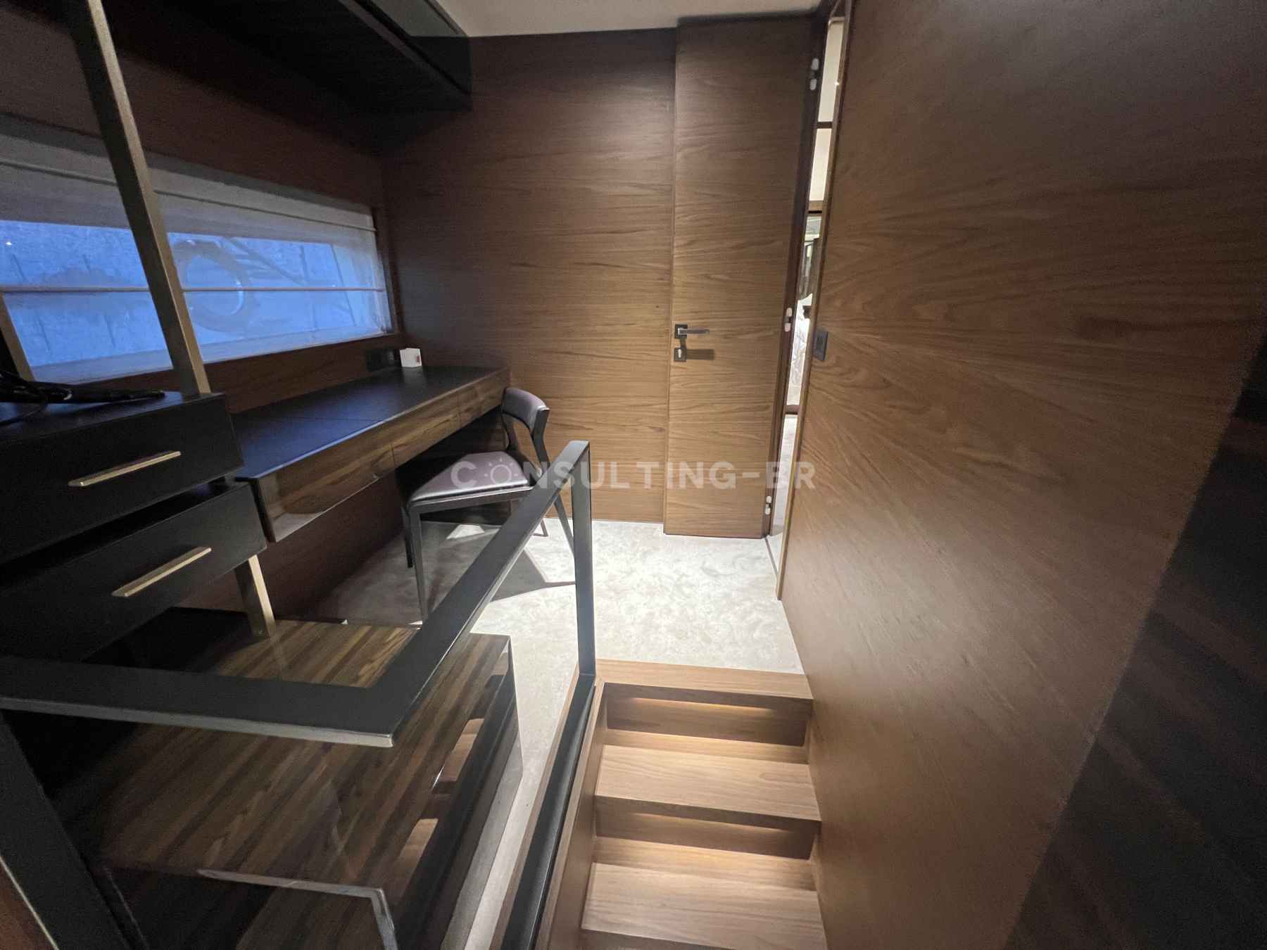 Motorboot Ferretti 670 Fly