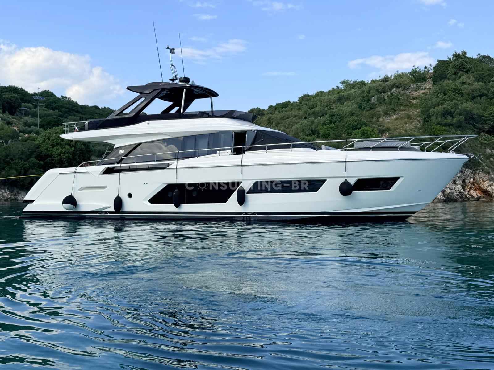 Motorboot Ferretti 670 Fly