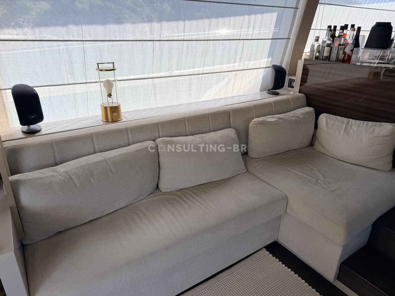 Motorboot Ferretti 670 Fly