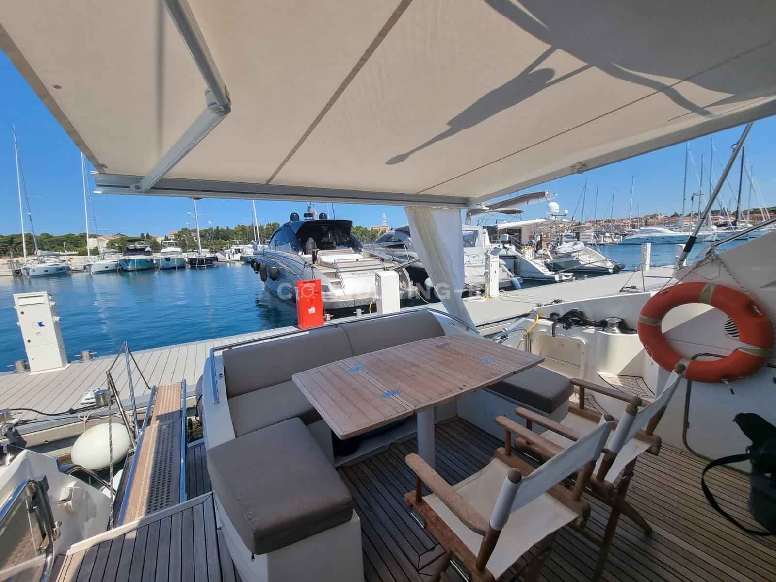 Motorboot Absolute 52