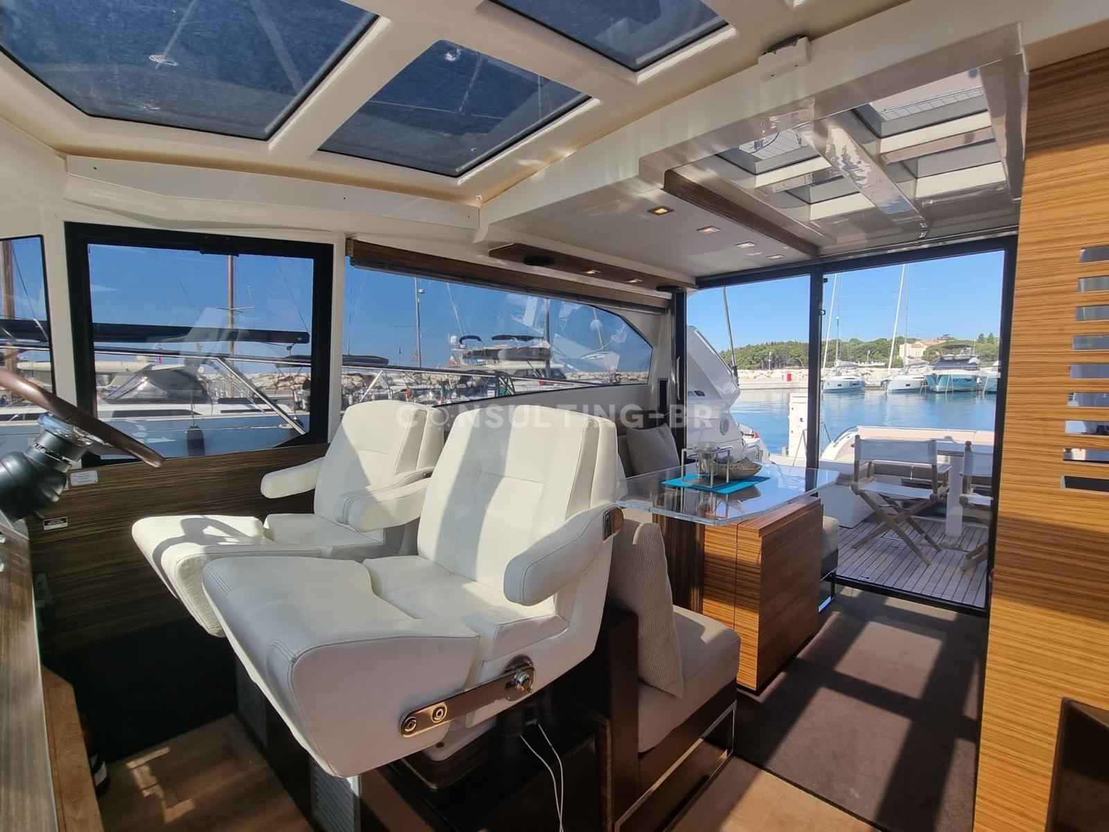 Motorboot Absolute 52