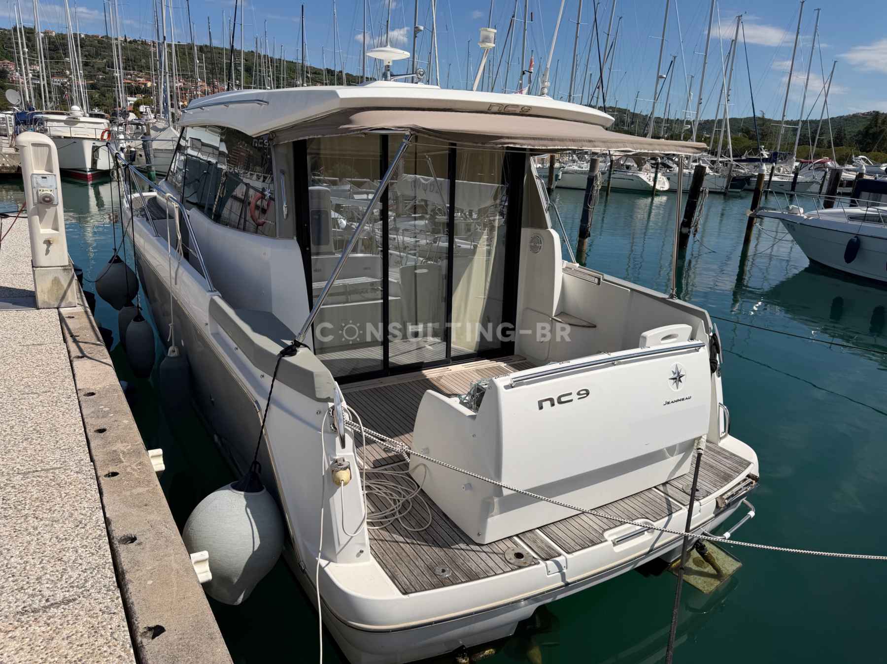 Motorboot Jeanneau NC9