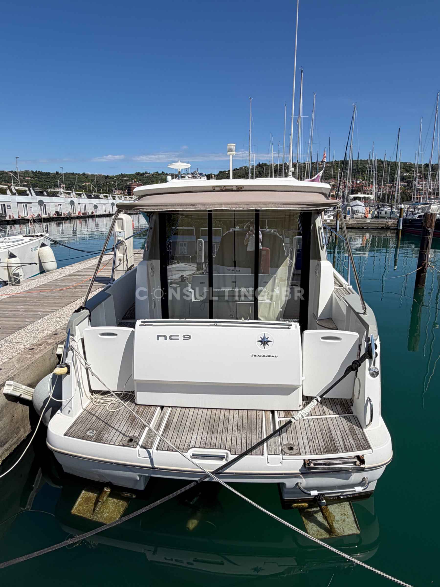 Motorboot Jeanneau NC9