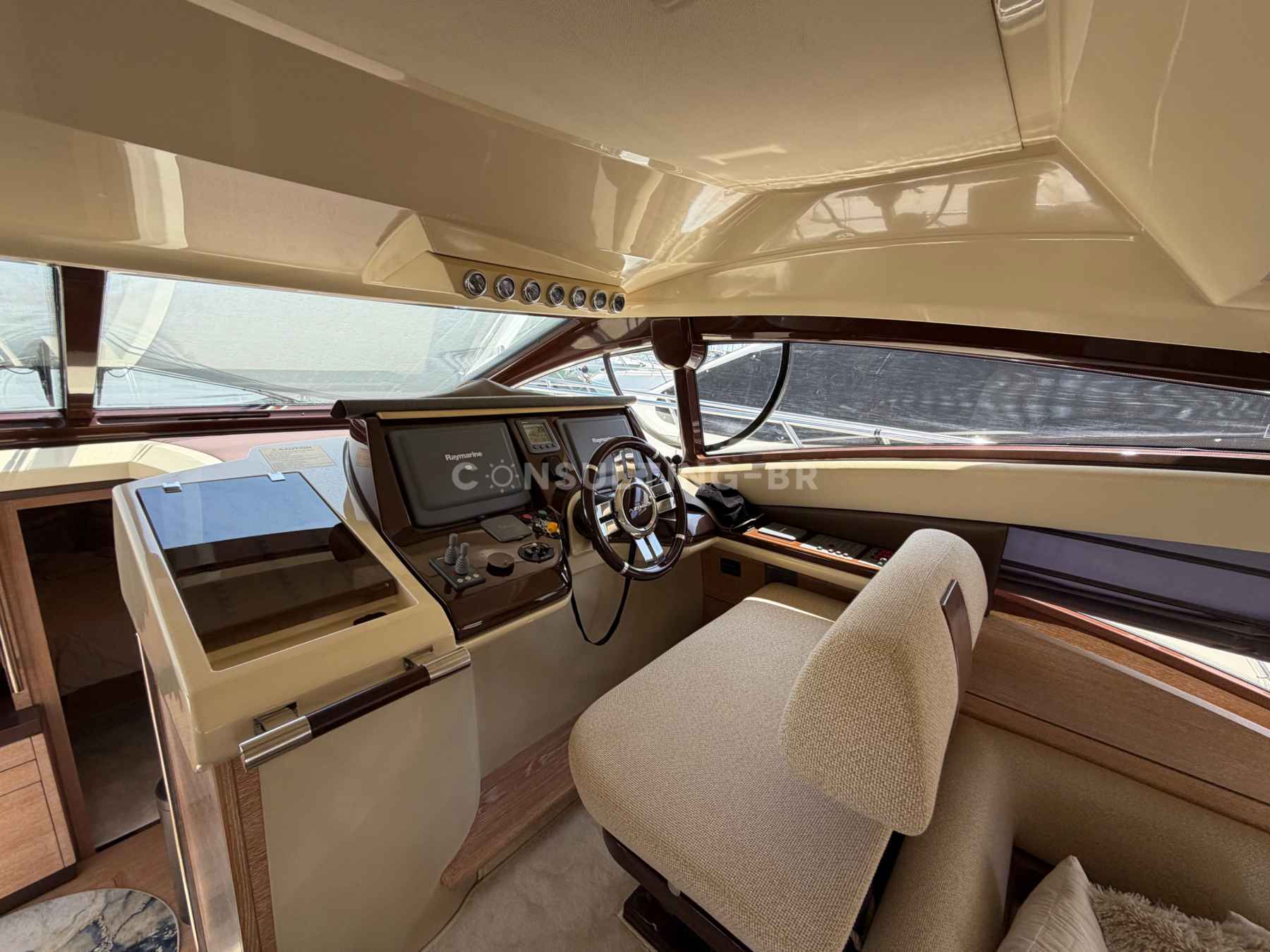 Motorboot Azimut 47 Fly