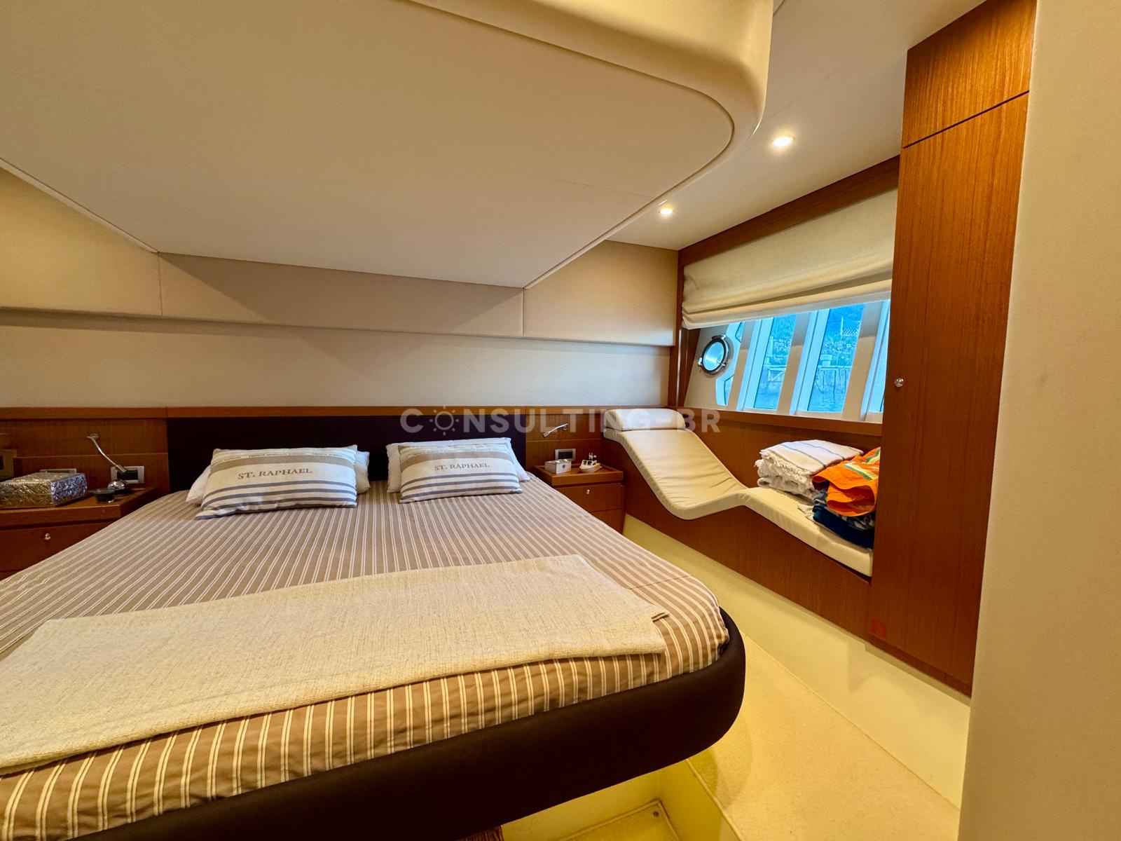 Motorboot Ferretti 530