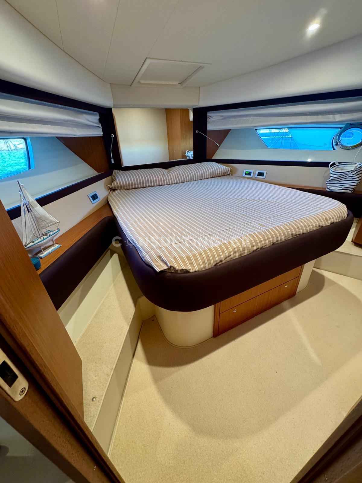 Motorboot Ferretti 530