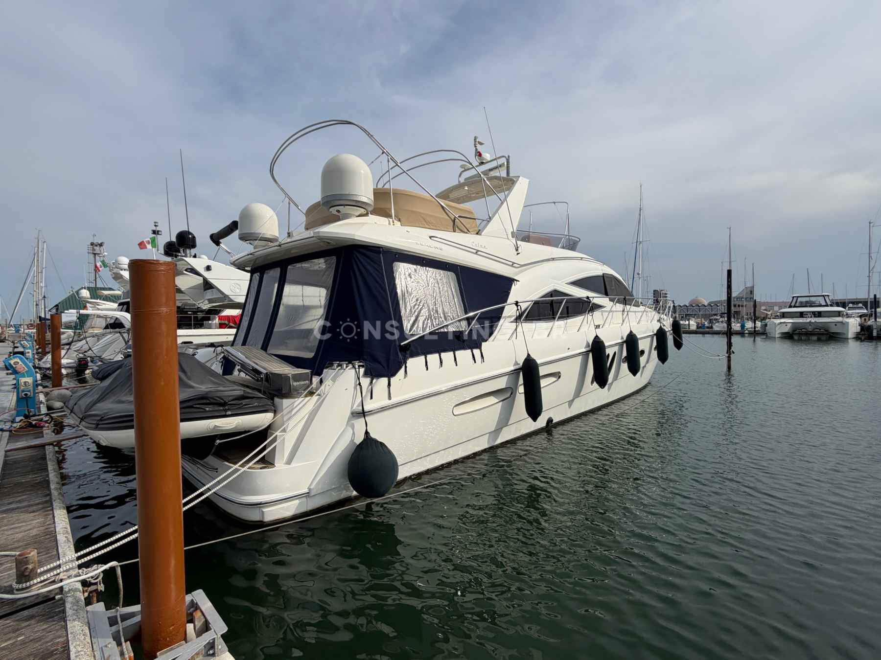 Motorboot Sealine T60