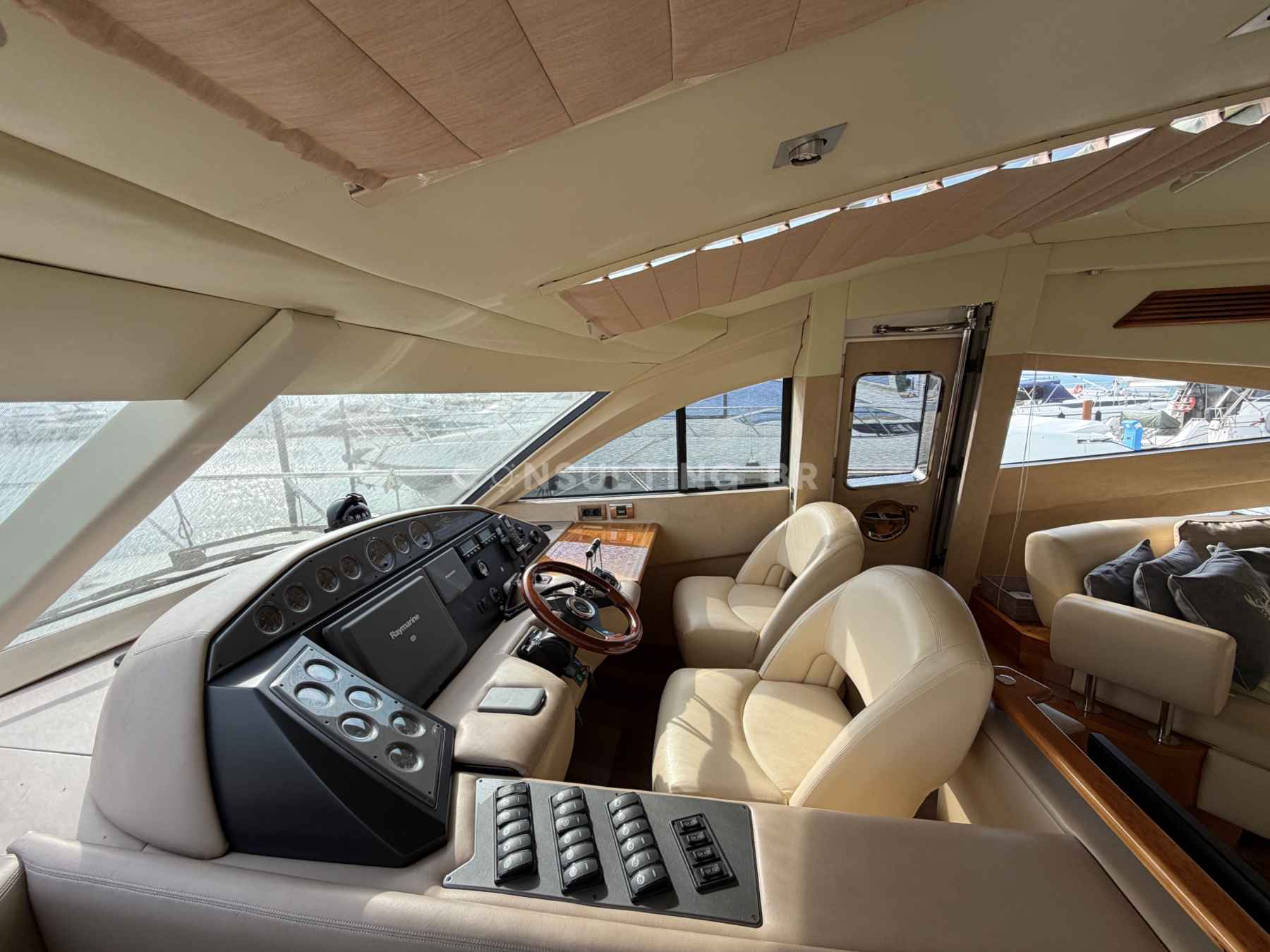 Motorboot Sealine T60