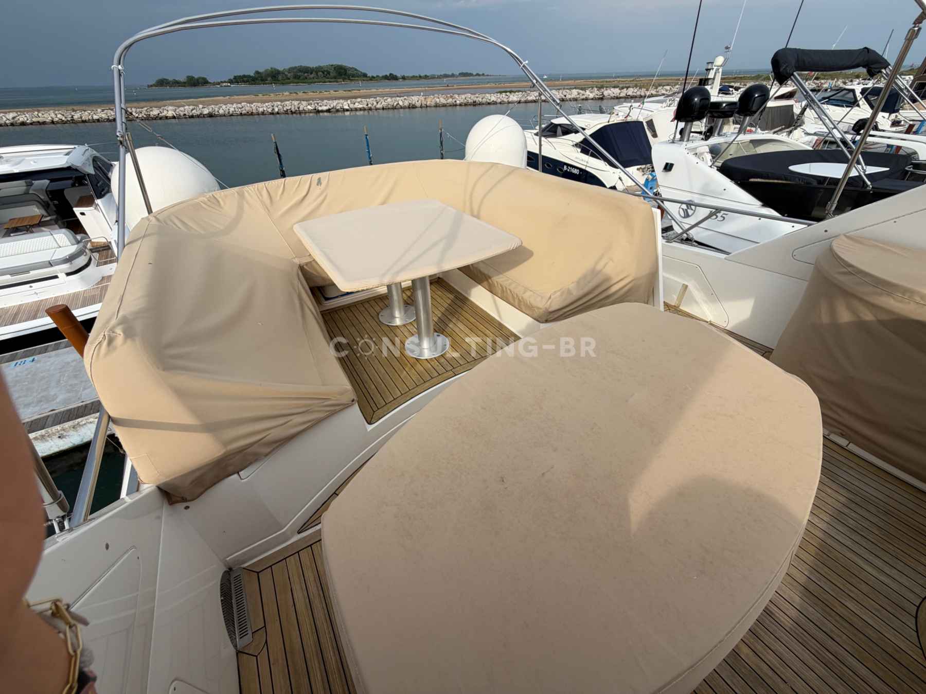 Motorboot Sealine T60