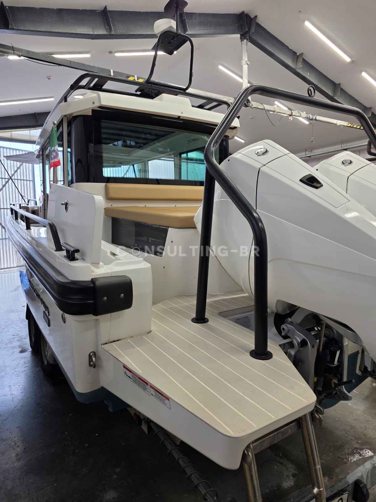 Motorboot Axopar 28 Cabin Brabus Line