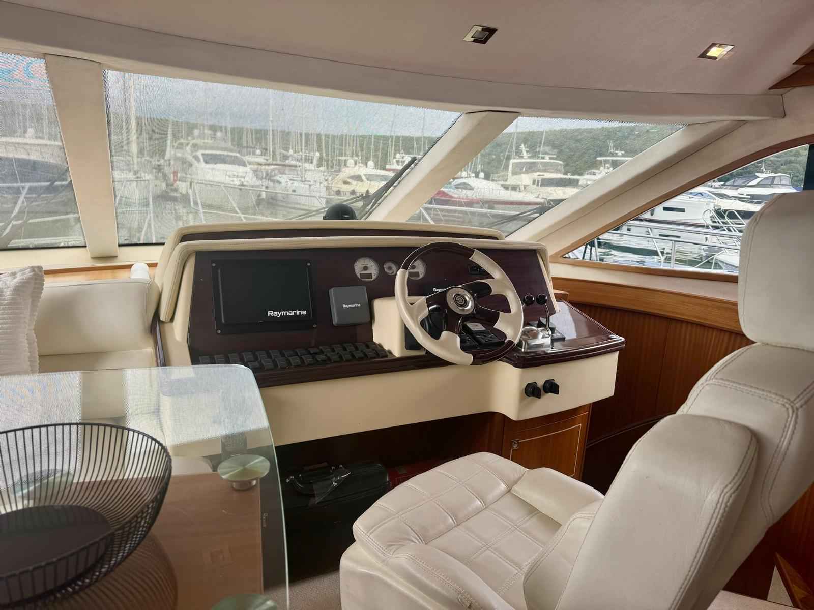 Motorboot Galeon 530 Fly