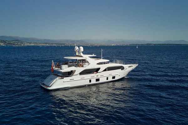Motorboot Benetti DELFINO 93