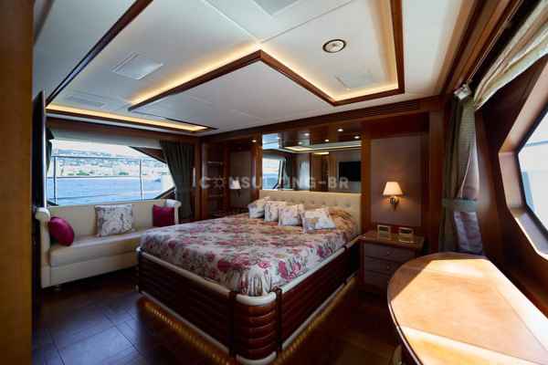 Motorboot Benetti DELFINO 93