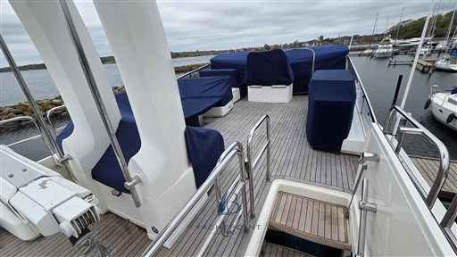 Motorboot Fairline Squadron 68