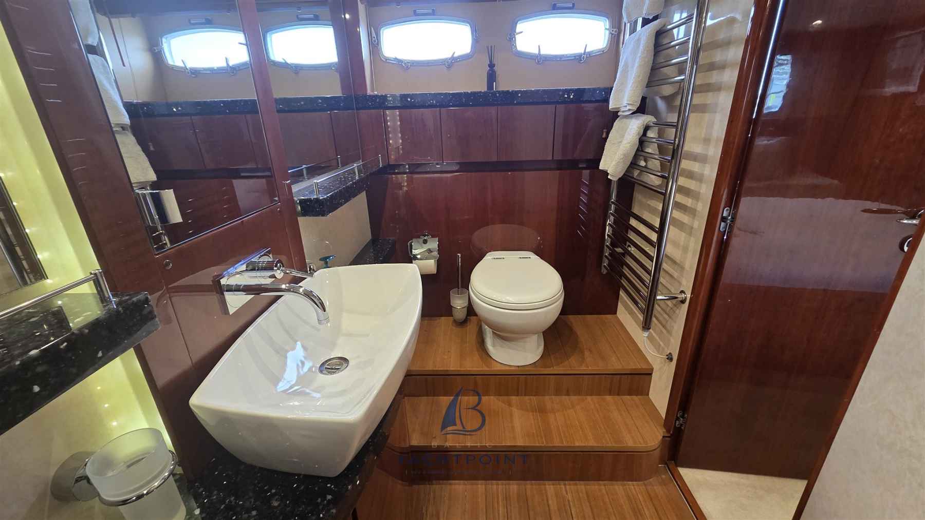 Motorboot Fairline Squadron 68