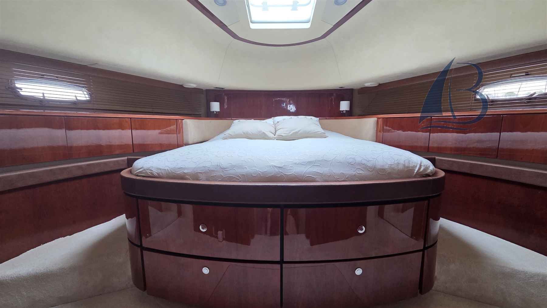 Motorboot Fairline Squadron 68