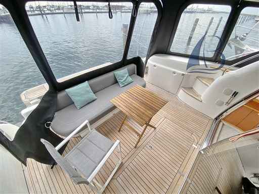 Motorboot Sealine T 52