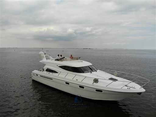 Motorboot Sealine T 52