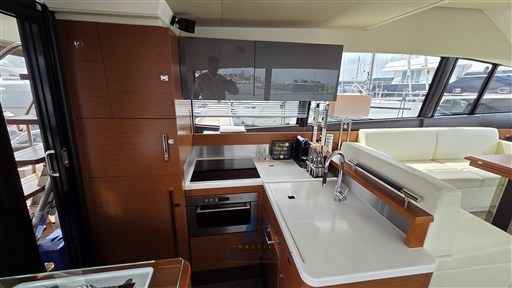 Motorboot Prestige 500 Fly