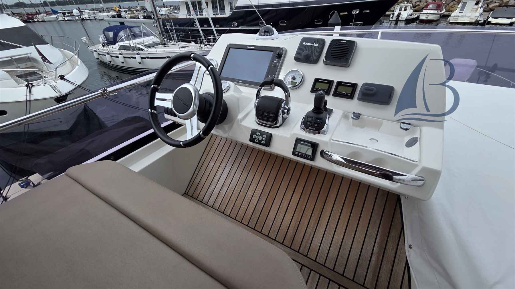 Motorboot Prestige 500 Fly