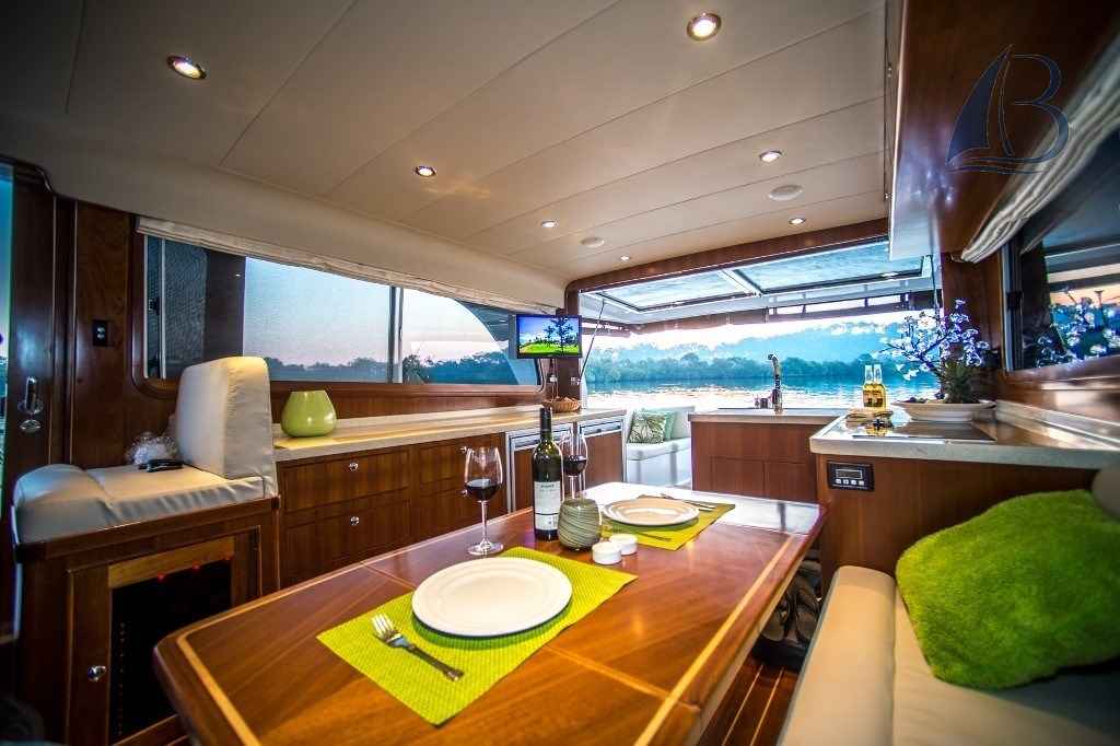 Motorboot Integrity Motor Yachts Integral 440 Sedan