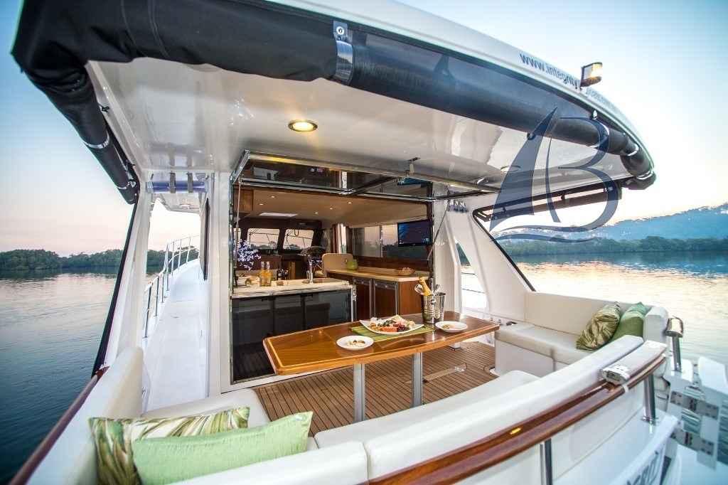 Motorboot Integrity Motor Yachts Integral 440 Sedan