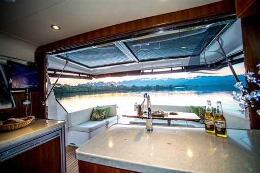 Motorboot Integrity Motor Yachts Integral 440 Sedan
